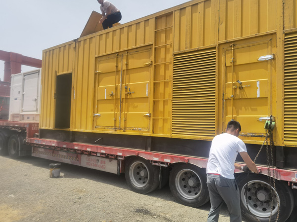 石排镇除了负载情况和发动机维护，还有哪些因素会影响 200kw 柴油发电机的油耗？
